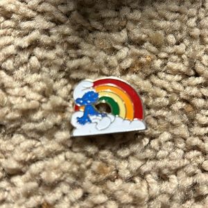 Vintage 1980 Smurf lapel pin.